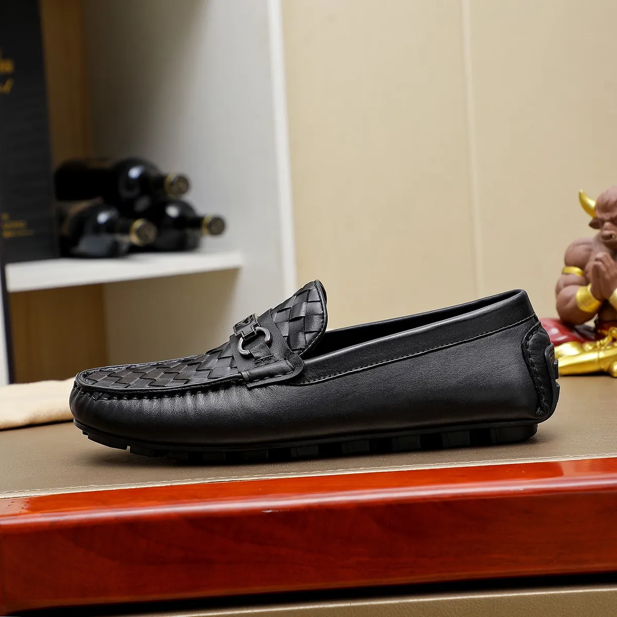 Men's shoes 💰360 [BV] 👟👟 Italian luxury brand Made with imported cowhide technology to highlight high-end men's taste of light luxury life [color] [color] Masters with ten years of manual experience create classic weaving 🌴 The inner top layer 🐷 lining 💯😘 The top quality inherits the brand craftsmanship! Black, size 38-45…